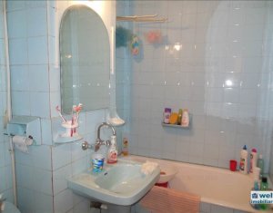 Vanzare apartament 4 camere, confort unic, etaj intermediar, Manastur