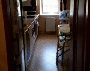 Vanzare apartament 3 camere, decomandat, predare la cheie, zona stadion CFR