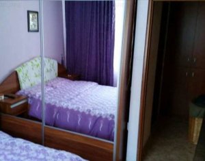 Vanzare apartament 3 camere, decomandat, predare la cheie, zona stadion CFR