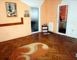 Vanzare apartament in vila cu 2 apartamente, A. Muresanu, garaj,3 parcari, curte