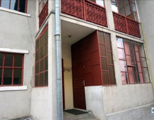 Vanzare apartament in vila cu 2 apartamente, A. Muresanu, garaj,3 parcari, curte