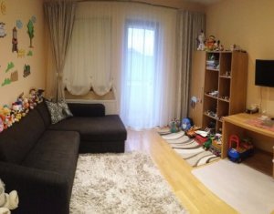 Vanzare apartament de 3 camere in Buna Ziua, lux, strada privata