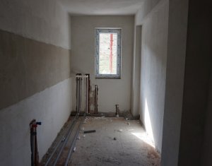 Vanzare apartament 3 camere, terasa de 20 mp, zona Valea Garbaului