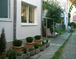 Apartament la casa, centru, zona Primariei, locuri de parcare