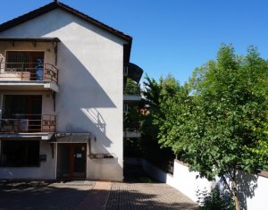 Vanzare apartament 3 camere, A Muresanu, finisat, curte, parcare