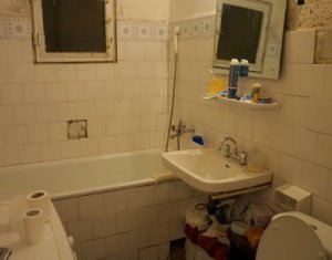 Vanzare apartament 3 camere decomandate, Zorilor, etaj 1, parcare proprie