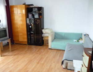 Apartament 4 camere de vanzare, strada Bucium, vizavi de Parcul Colina, 80 mp