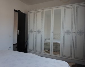 Apartment 3 rooms for sale in Floresti