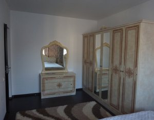 Vanzare apartament 3 camere, situat in Floresti, zona Teilor