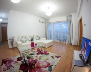 Vanzare apartament de lux cu 3 camere, garaj subteran, in complexul Viva City