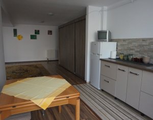 Vanzare apartament cu 3 camere, Floresti, zona Sesul de Sus