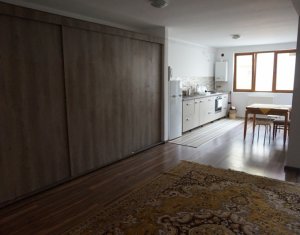 Vanzare apartament cu 3 camere, Floresti, zona Sesul de Sus