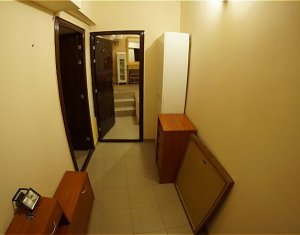 Vanzare apartment 3 camere, 91 mp, demisol, Piata Unirii