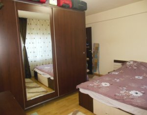 Apartment 3 rooms for sale in Floresti