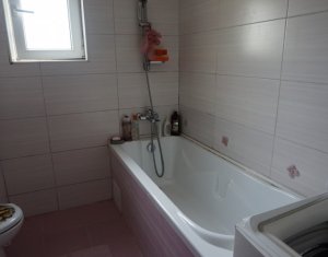 Vanzare apartament cu 3 camere, Floresti, strada Stejarului