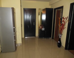 Apartment 3 rooms for sale in Floresti