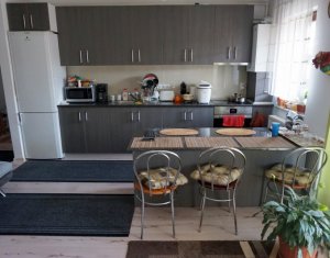 Apartment 3 rooms for sale in Floresti