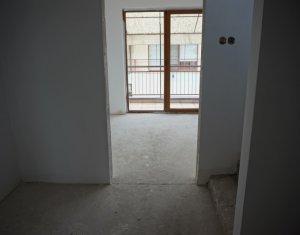 Vanzare apartament cu 4 camere, pe doua nivele, Floresti, zona Lidl