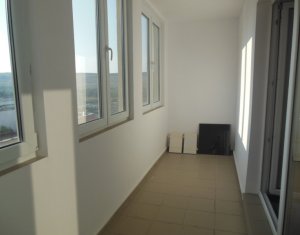 Vanzare apartament cu 3 camere, panorama deosebita, strada Razoare