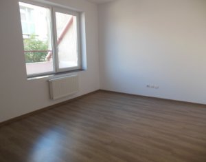 Vanzare apartament cu 3 camere, panorama deosebita, strada Razoare