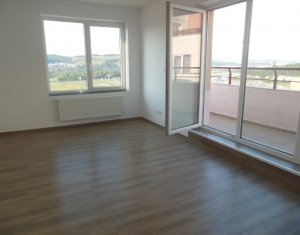 Vanzare apartament cu 3 camere, panorama deosebita, strada Razoare