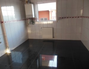 Vanzare apartament cu 3 camere, panorama deosebita, strada Razoare