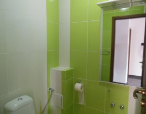 Vanzare apartament cu 3 camere, panorama deosebita, strada Razoare