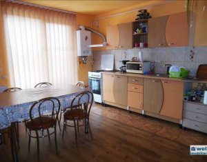 Vanzare apartament cu 3 camere in Floresti, zona Porii