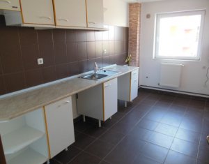 Vanzare apartament cu 2 camere, decomandat, Floresti, strada Ioan Rus