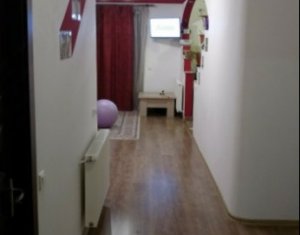 Vanzare apartament 3 camere, 2 bai, situat in Floresti, zona Florilor