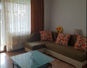 Vanzare apartament 2 camere, decomandat, gradina 58 mp, situat in Floresti 