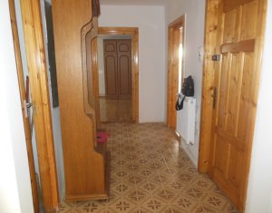 Vanzare apartament cu 3 camere, decomandat, Floresti, strada Gheorghe Doja