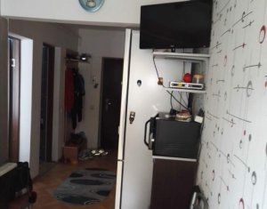 Vanzare apartament cu 2 camere, decomandat, Floresti, strada Porii
