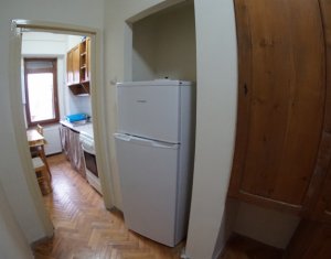 Apartament de vanzare cu o camera, decomandat, ultracentral 