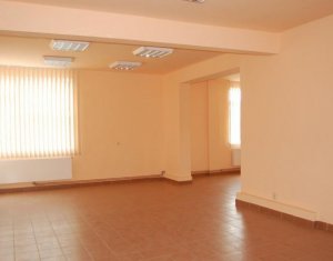 Vanzare apartament 3 camere, pretabil birouri si locuinta, zona semicentrala!