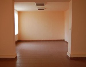 Vanzare apartament 3 camere, pretabil birouri si locuinta, zona semicentrala!