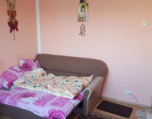 Vanzare apartament 2 camere, decomandat, Intre Lacuri, zona strazii Tulcea