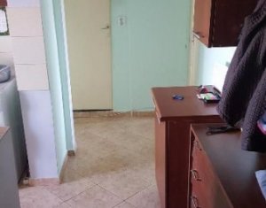 Vanzare apartament 2 camere, decomandat, Intre Lacuri, zona strazii Tulcea