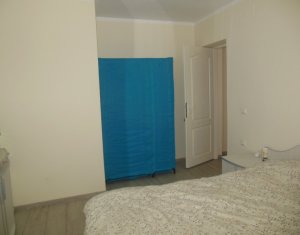 Apartment 4 rooms for sale in Floresti