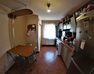 Appartement 4 chambres à vendre dans Cluj-napoca, zone Manastur