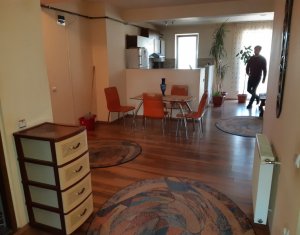Vanzare apartament cu 3 camere, Floresti, strada Florilor