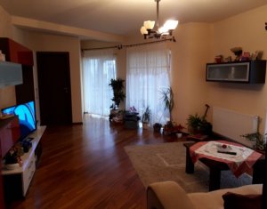Vanzare apartament cu 3 camere la vila in Zorilor, curte si parcare