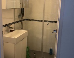 Vindem apartament cu 3 camere, decomandat, finisat, mobilat, utilat, zona Gruia