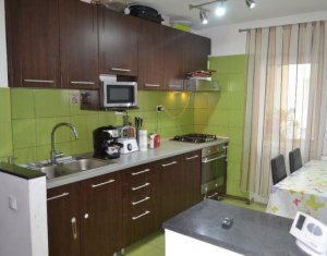 Apartament 3 camere, decomandat, etaj intermediar, Marasti