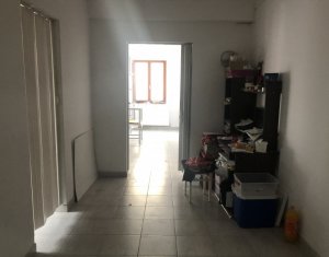 Vanzare apartament cu 3 camere situat in Floresti, zona Ioan Rus 