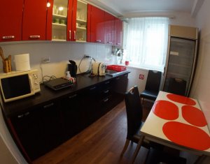 Apartament 3 camere, foarte spatios, zona centrala, excelent investitie