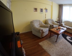 Apartament 3 camere, foarte spatios, zona centrala, excelent investitie