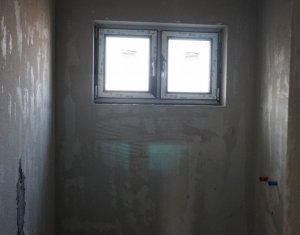 Vanzare apartament de 4 camere, zona Andrei Muresanu