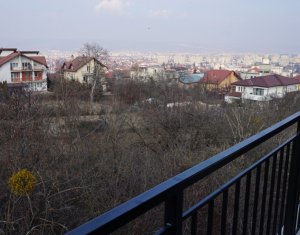 Vanzare apartament de 4 camere, zona Andrei Muresanu