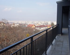 Vanzare apartament de 4 camere, zona Andrei Muresanu